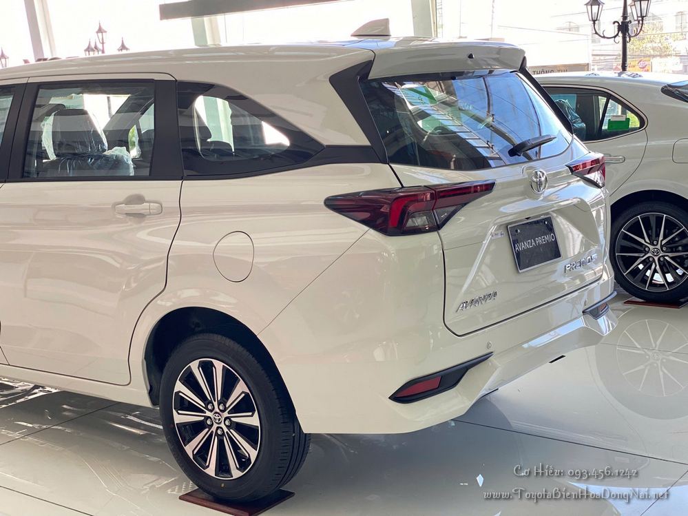 Toyota Avanza Premio HinhChupXe 12