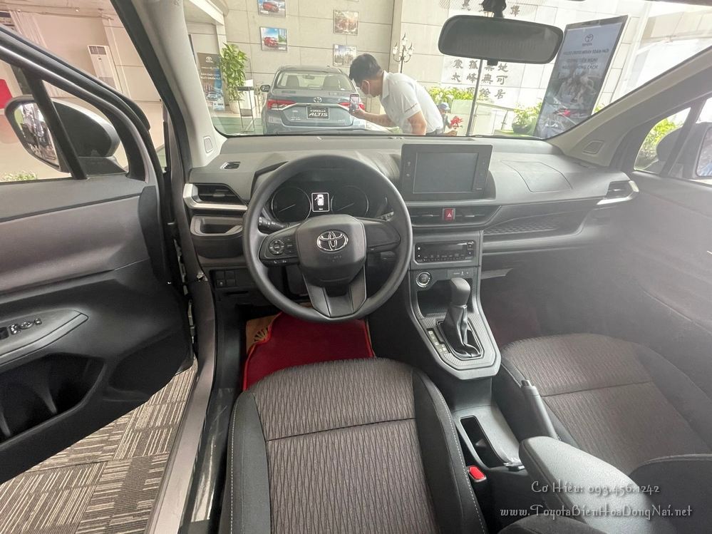 Toyota Avanza Premio HinhChupXe 3