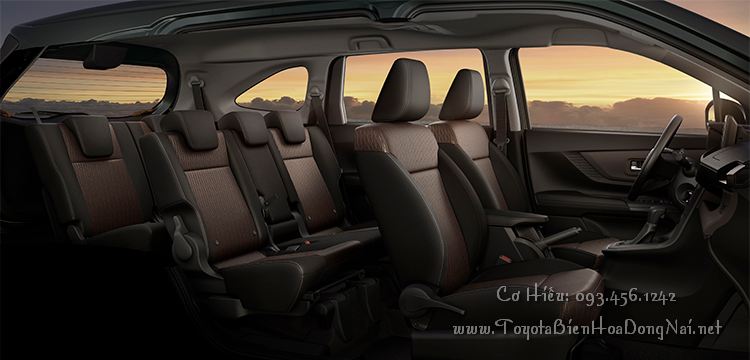 Toyota Avanza Premio NoiThat 7