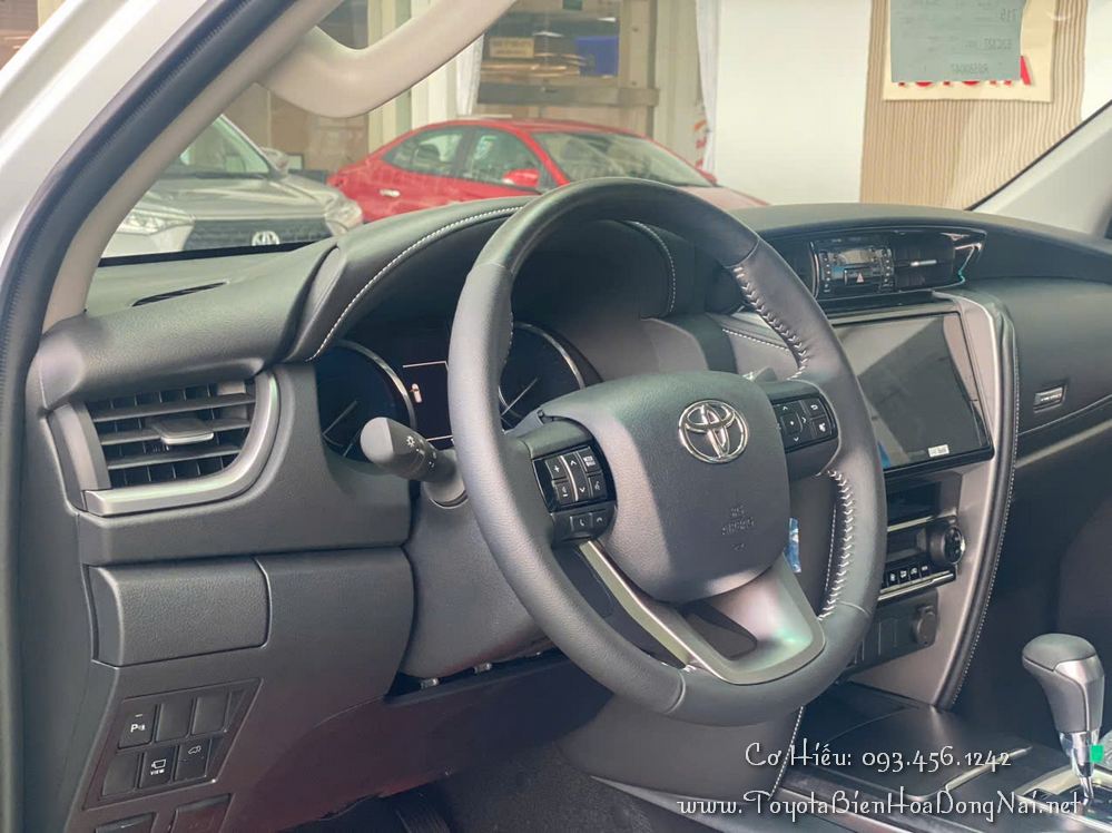 Toyota Fortuner Gasoline HinhChupXe 11