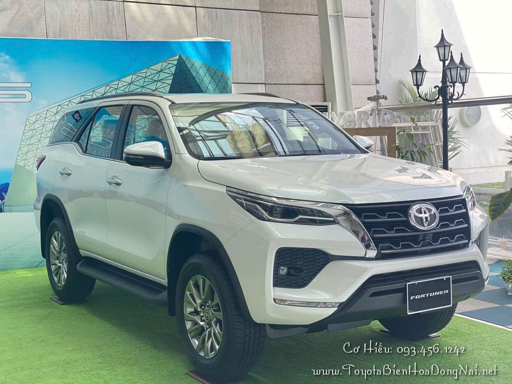 Toyota Fortuner Gasoline HinhChupXe 26