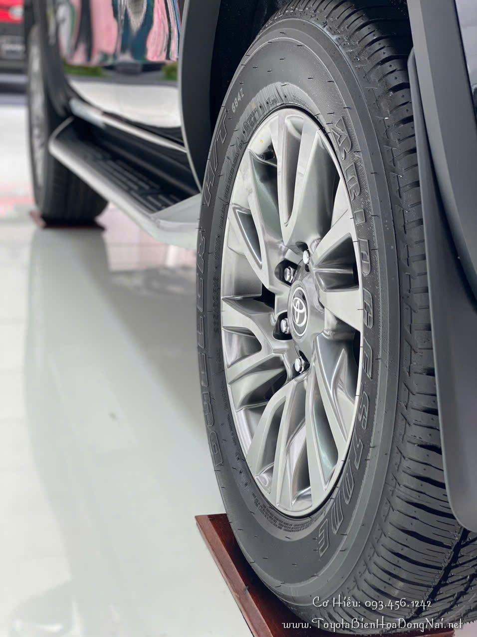 Toyota Fortuner Gasoline HinhChupXe 8
