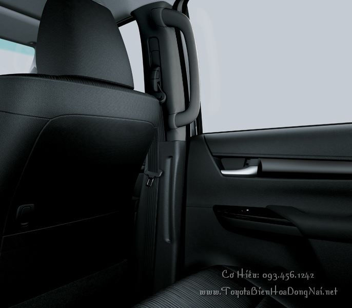 Toyota Hilux NoiThat 8