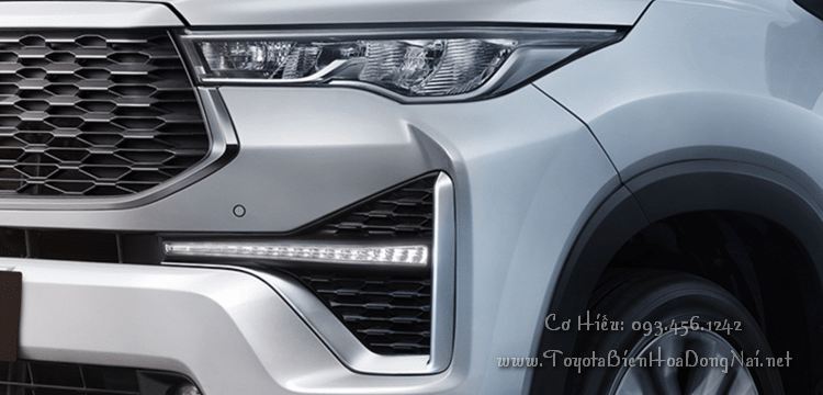 Toyota Innova Cross NgoaiThat 3