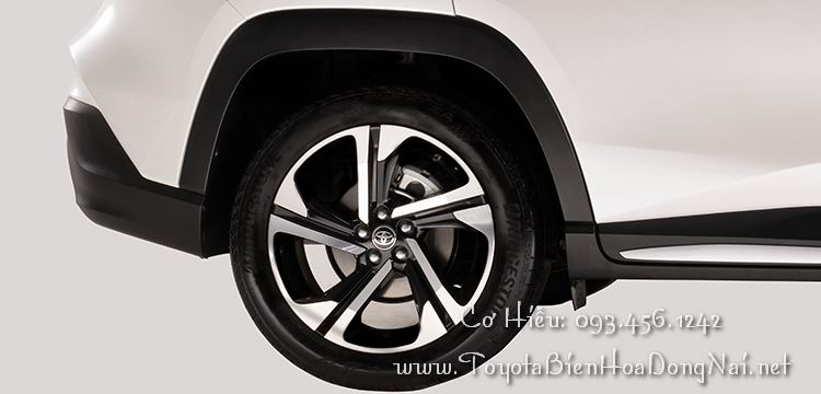 Toyota Yaris Cross NgoaiThat 2
